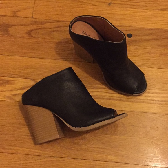 Qupid Shoes - Open toe Mules
